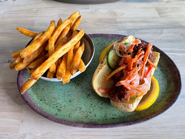 The Landing AT Five Twenty