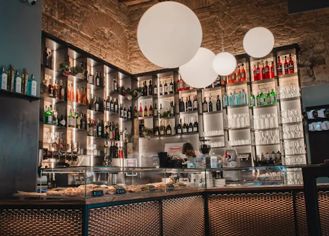 Tata Mama - Pizzeria, Cocktail & Bar