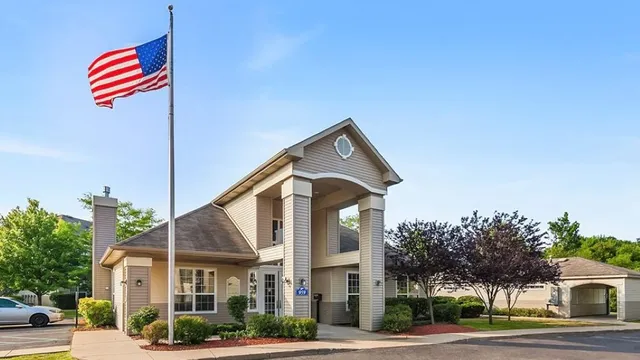 Shoreline Landing Apartments