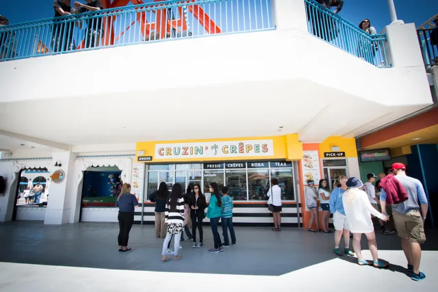 Cruzin' Crêpes featuring Boba Tea