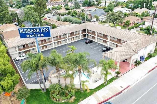 Burbank Inn & Suites