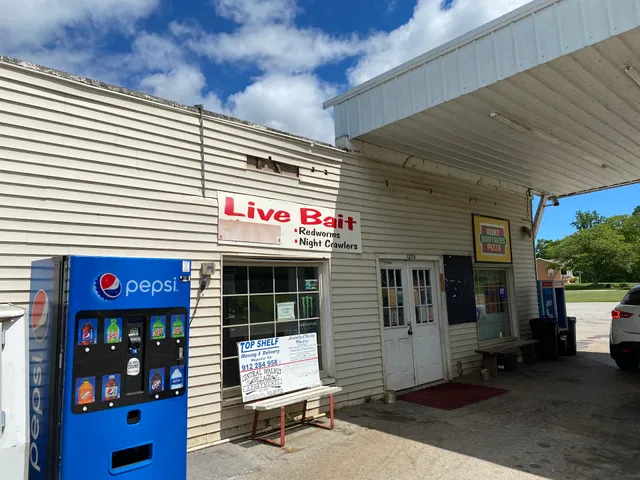 Lakeshore Market and Deli