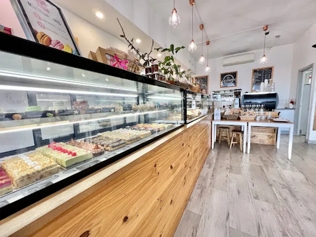 Lily Paris French Café & Pâtisserie