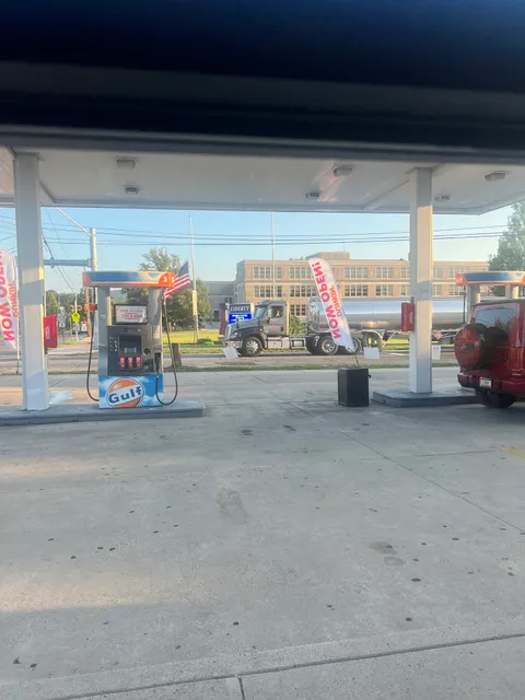 Chahal's - Fuel and Convenience