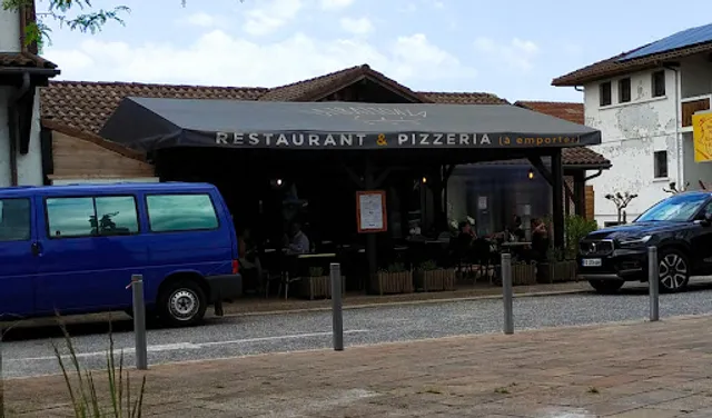 LA TRATTORIA
