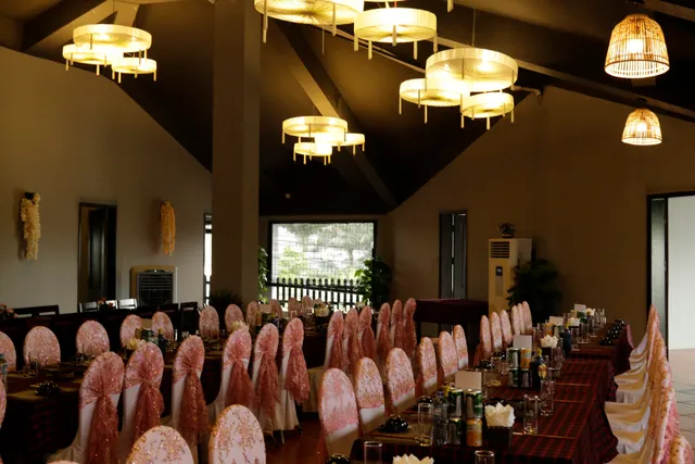 Nhà Hàng Tân Quê