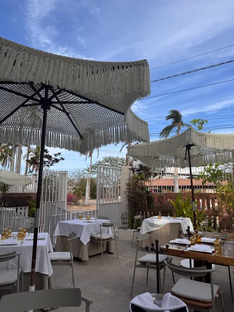 La Casa by Thierry Blouet