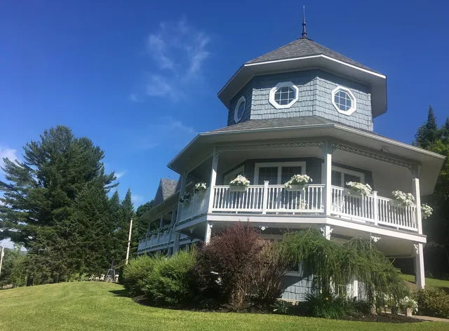 La Maison Bleue du Lac Wallace