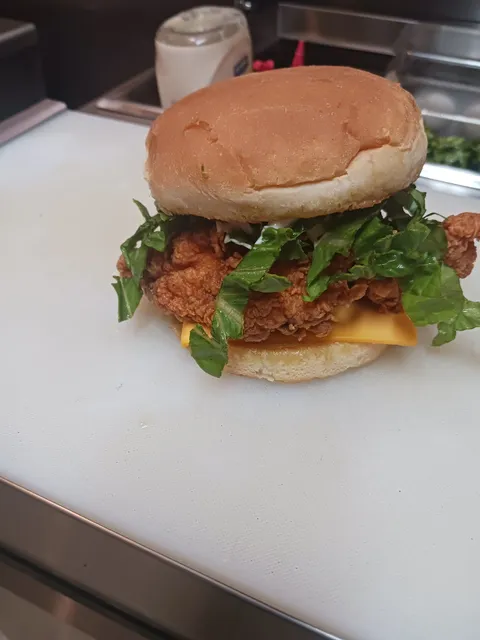 Momo's Sandwich Shop