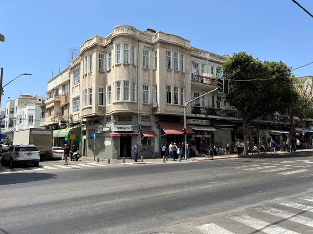 Levinsky Market Apartment