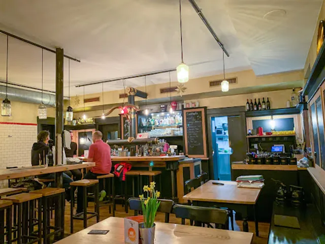 Ollinger 1, Grill & Bar