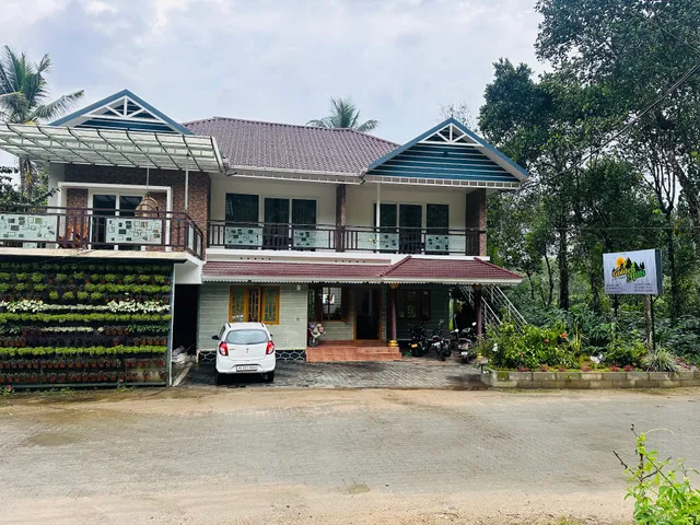 Golden Hills Cottege