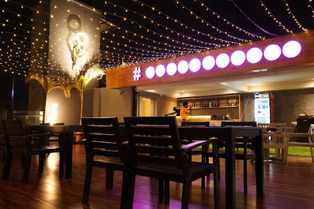 OPPHEEM ROOFTOP LOUNGE & BAR