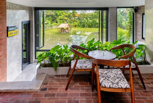 Lighthouse - Podcast & Video Studios - Co-working