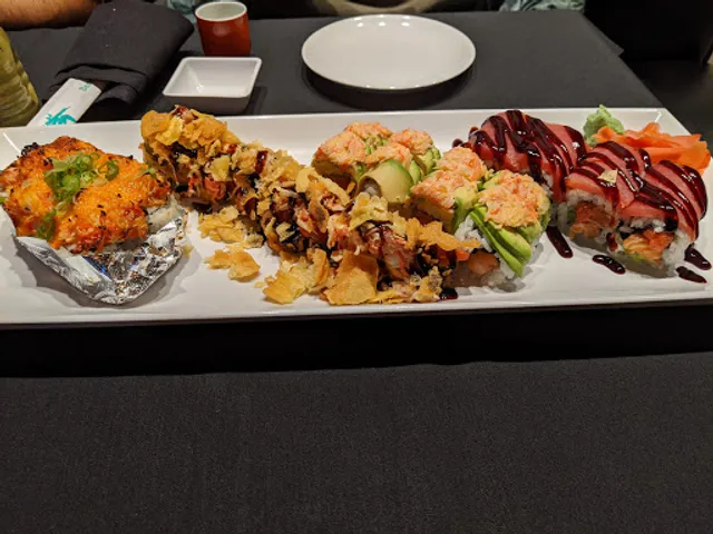 iPho Sushi Kitchen & Bar