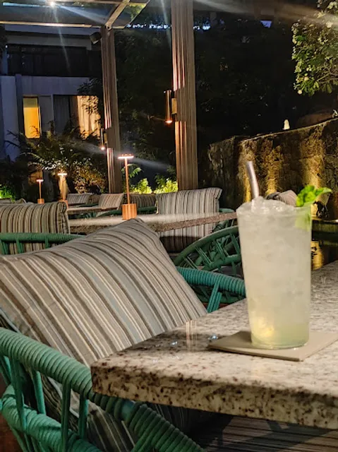 Hodds Cocktail Bar - Hyatt Hyderabad Gachibowli