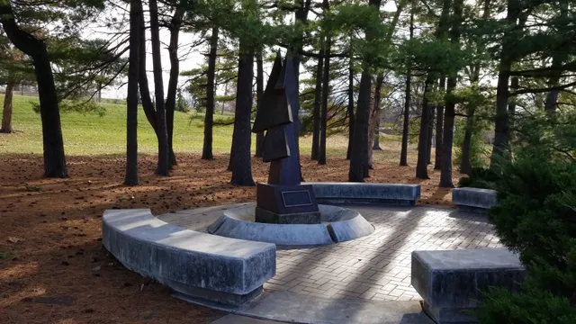 St.Louis Award Pine Tree