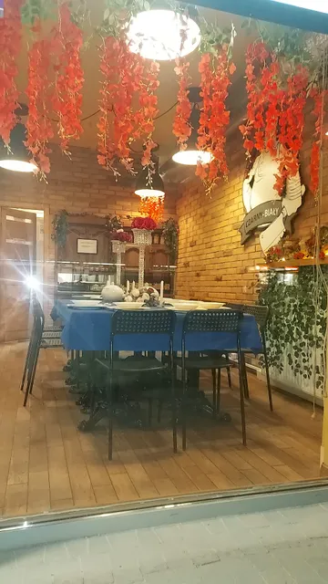 Bar mleczny Czarny-Biały