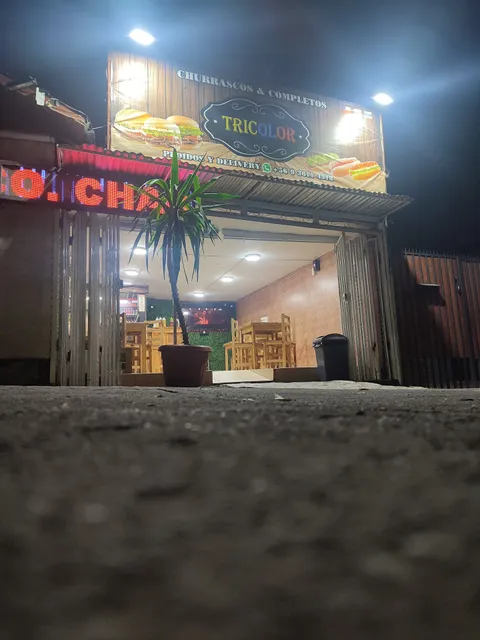 Churrascos y completos "TRICOLOR"