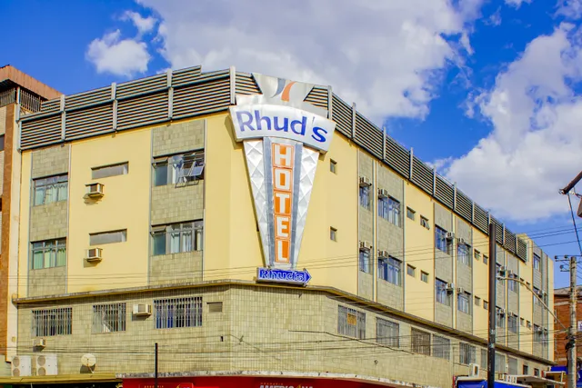 Rhud's Hotel