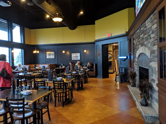 Monelli's Italian Grill & Sports Bar