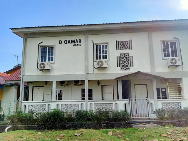 D Qamar Motel