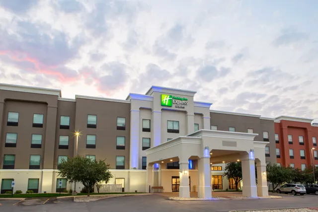 Holiday Inn Express & Suites Sioux City - Southern Hills by IHG