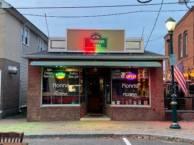 Nonnas Pizza