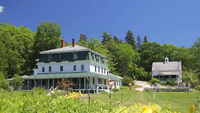 Oakland House Seaside Inn and Cottages