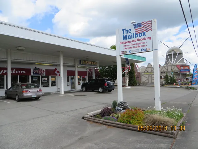 The Mailbox Shipping & Receiving