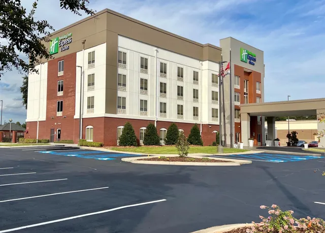 Holiday Inn Express & Suites Tuscaloosa-University, an IHG Hotel