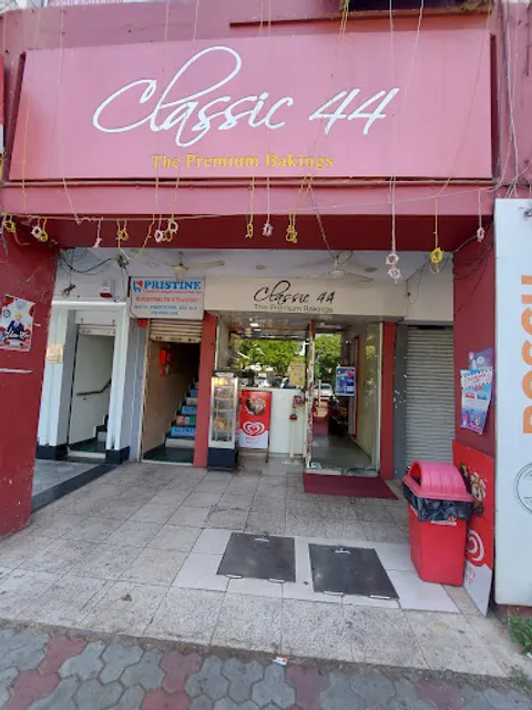 Classic 44 - The Premium Bakings