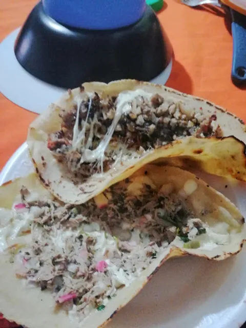 Quesadillas & Huaraches EMANUEL