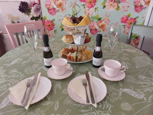 Vera Gs Cakes & Teas