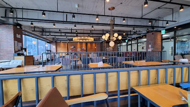 투썸플레이스창원중동점