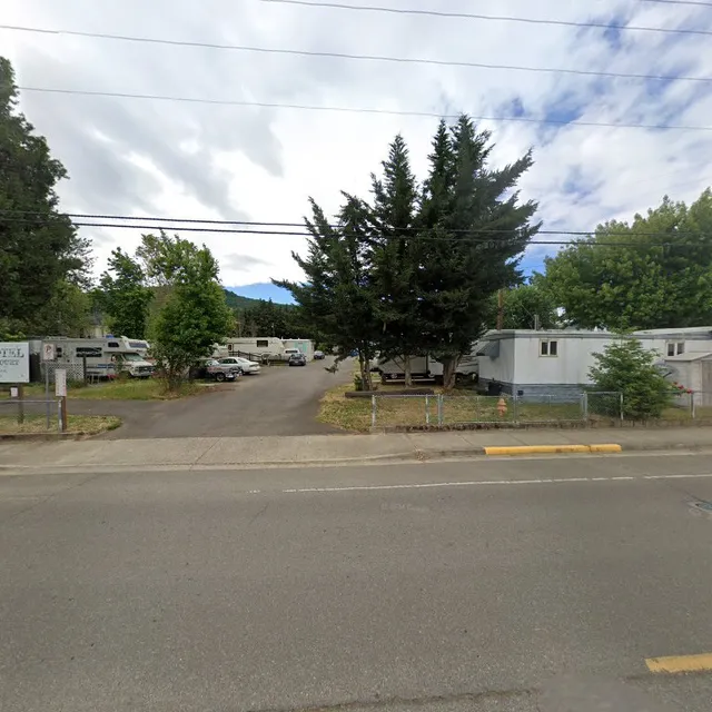 Old Hotel Trailer Court