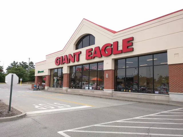 Giant Eagle Supermarket