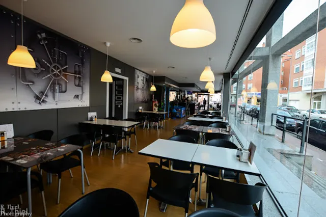 Hamburguesería La Sucursal