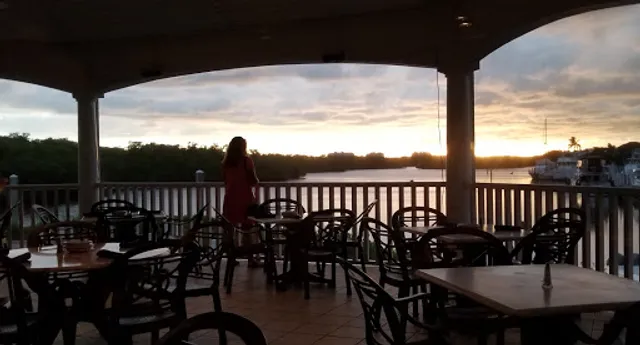 Lighthouse Restaurant & Bar