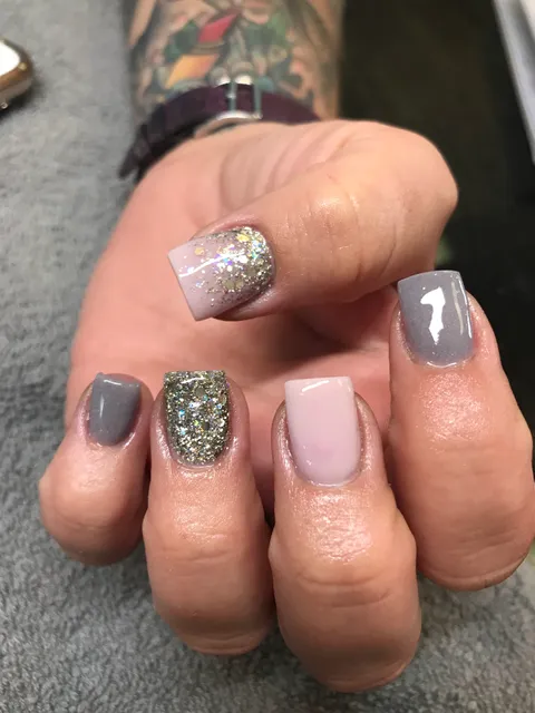 Bombshells Beauty Bar