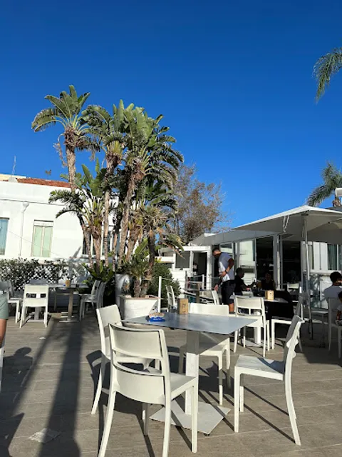 Sicilia's Cafe de Mar