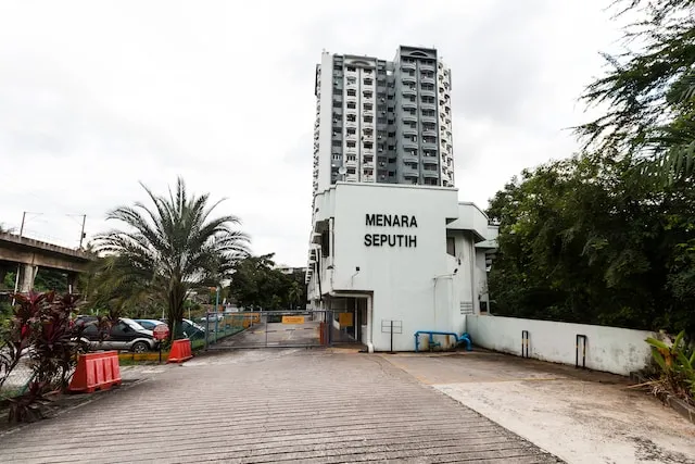 OYO Home 556 Spacious 2BR Menara Seputeh