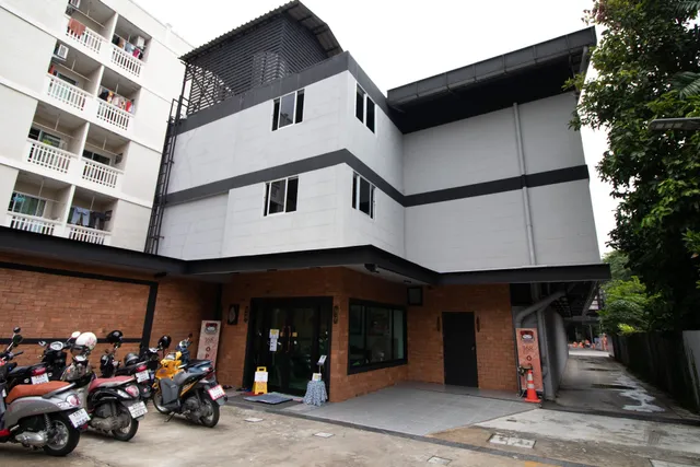 The 168 Gallery Residence