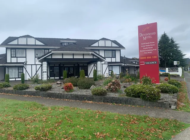 Devonwood Manor Motel