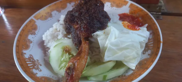 Nasi Bebek Ayam Goreng Khas Madura