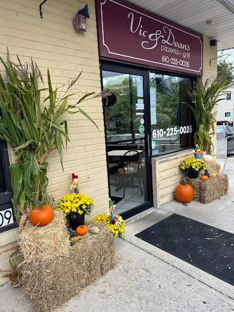 Vic & Deans Pizzeria Grill