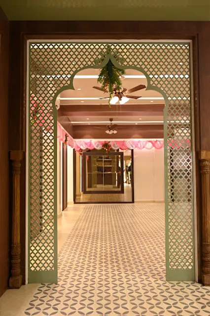 Hira Halwai & Sons | Best Sweet Shop in Prayagraj | Best Restaurant in Prayagraj