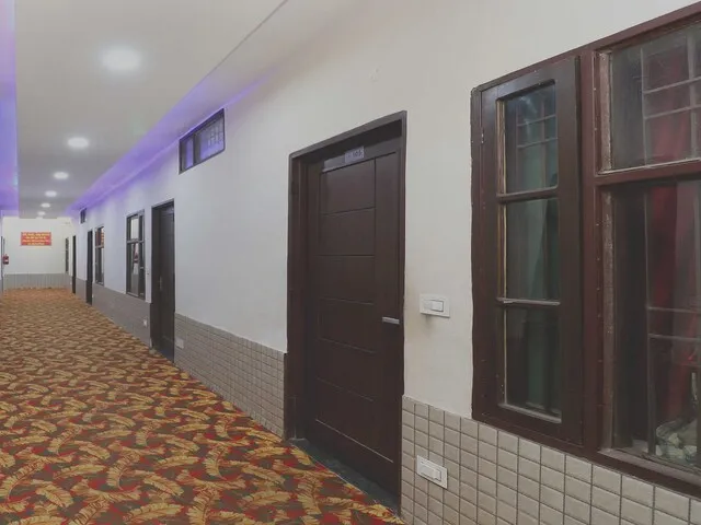 OYO Flagship 10070 Hotel Satkar Regency