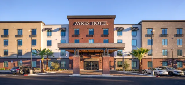 Ayres Hotel Rialto/Fontana
