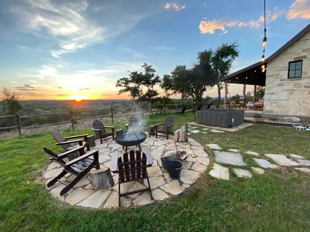 The Outpost Vacation Rental Fredericksburg Texas Pet Friendly Near Enchanted Rock